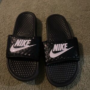 Men’s Nike slides